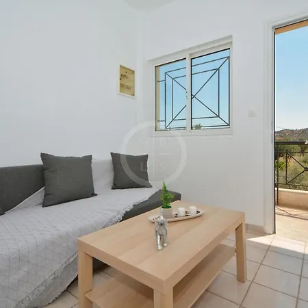 Ifigeneia Apartment *